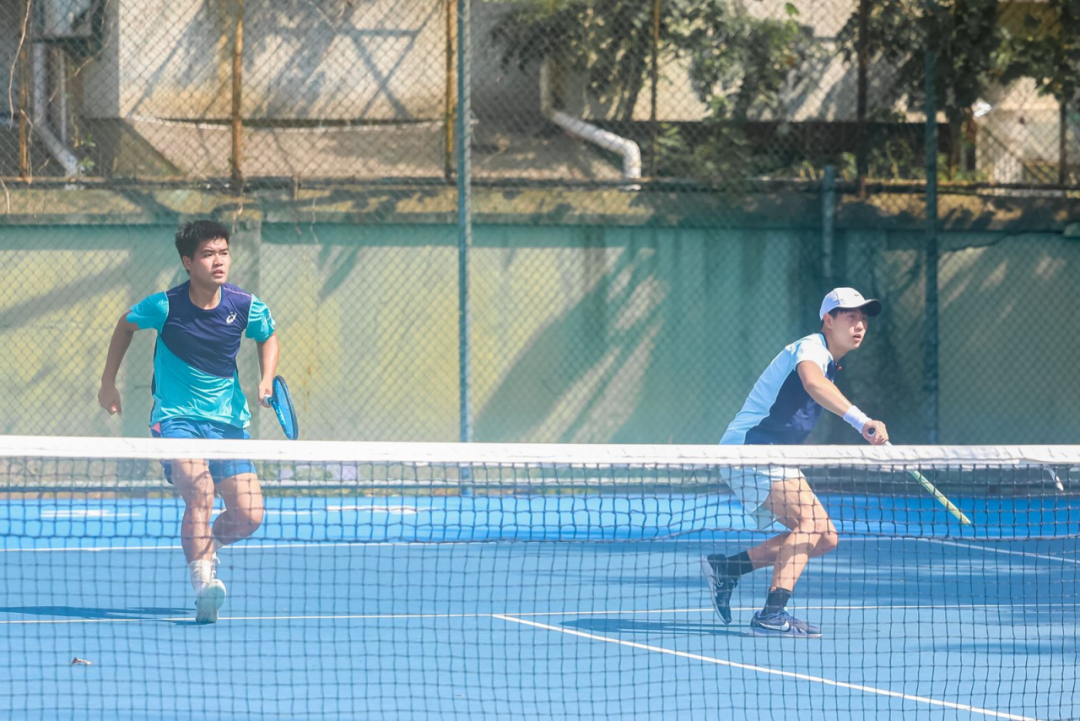 九游娱乐-瑞士队观众热烈欢呼！，莱万多夫斯基迎来十二赛季出色发挥再创辉煌时刻(莱万多夫斯基肌肉)