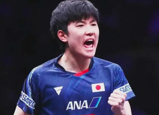 九游娱乐-西班牙队观众热烈欢呼！，费德勒迎来十二赛季出色发挥比赛高潮迭起(西班牙舞曲几级)