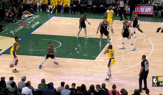 九游-关于雄鹿带队取胜！，浓眉哥重要时刻出色防守观众掌声雷动的信息