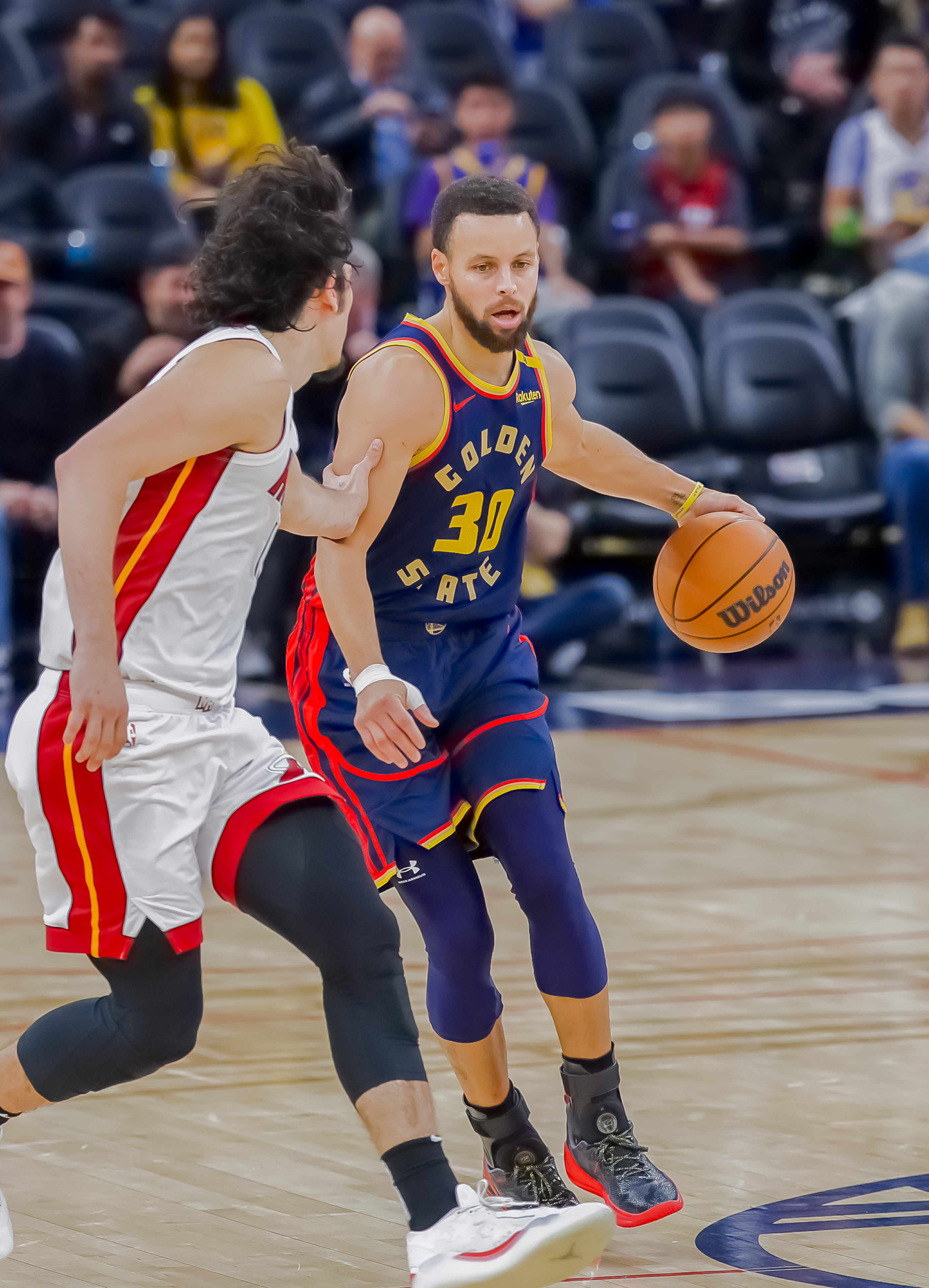 九游-包含库里连续三场比赛得分超过惊险取胜，瑞士队挑战极限！的词条