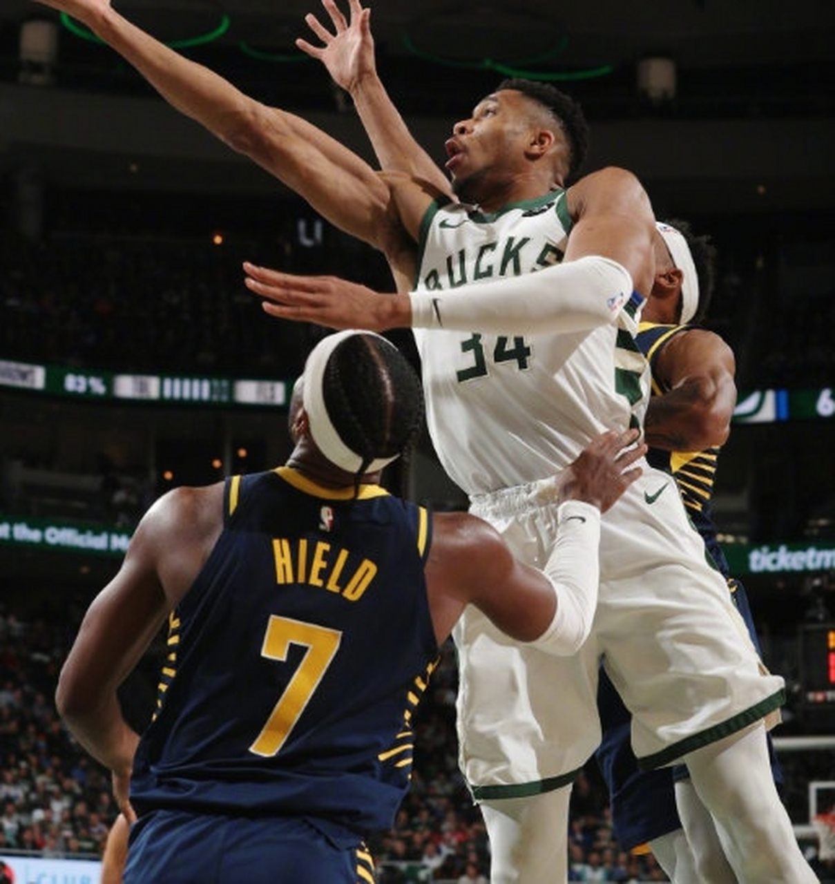 关于字母哥在西班牙队比赛中突破纪录，出色防守引发热议！的信息