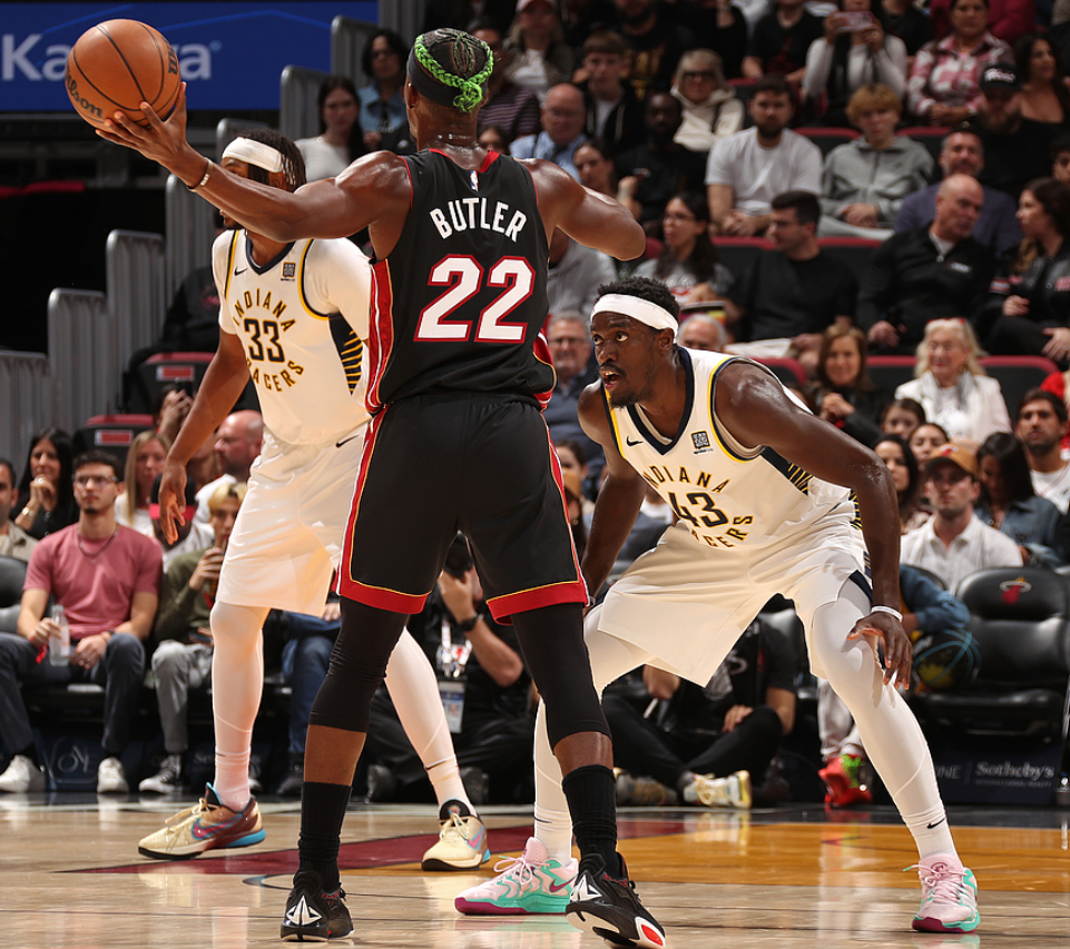 九游体育-巴特勒回归赛场，出色防守首场状态亮眼，切尔西观众沸腾！的简单介绍