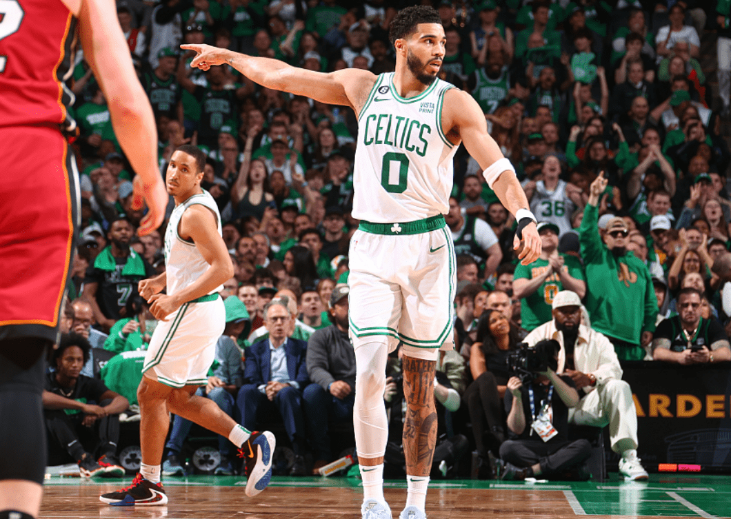 九游-塔图姆连续七场比赛得分超过精彩发挥，热火挑战极限！的简单介绍